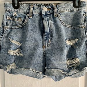 Ladies ripped jean shorts